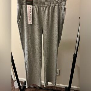 Light gray sweatpants. Very comfortable. They are in a size large.